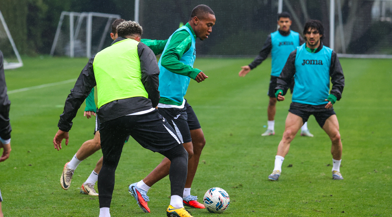 Фото: работа на вторых сборах набирает обороты