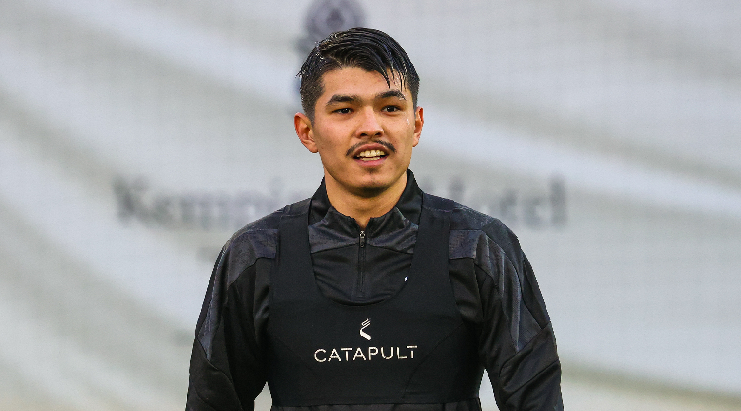 Галымжан Кенжебек: Планирую расти вместе с футбольным клубом «Ахмат»